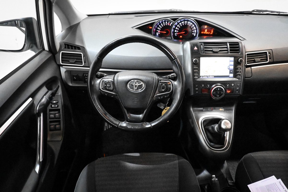Foto Toyota Verso 19