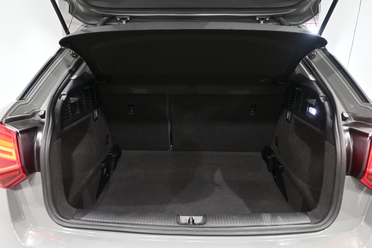 Foto Audi Q2 8
