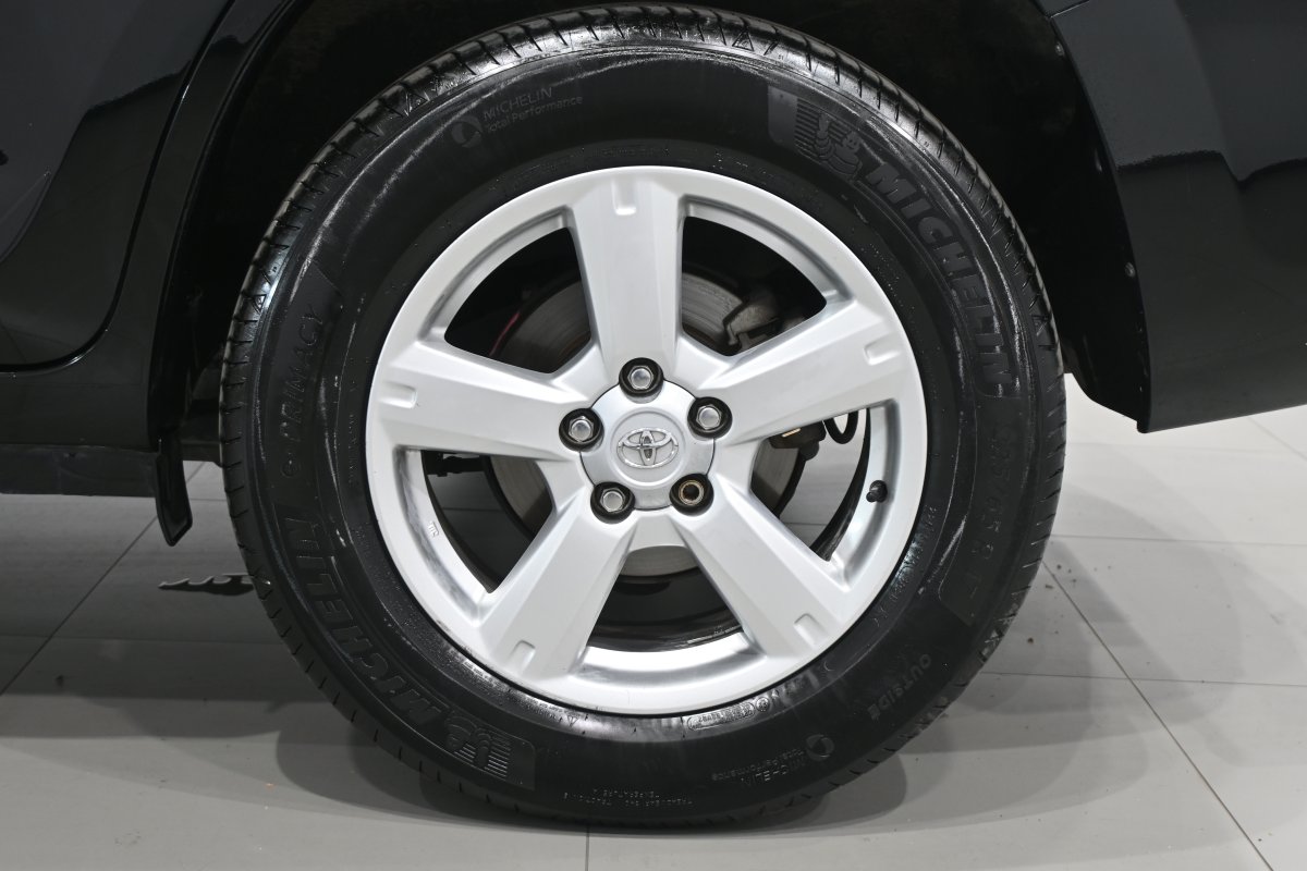 Foto Toyota RAV-4 27