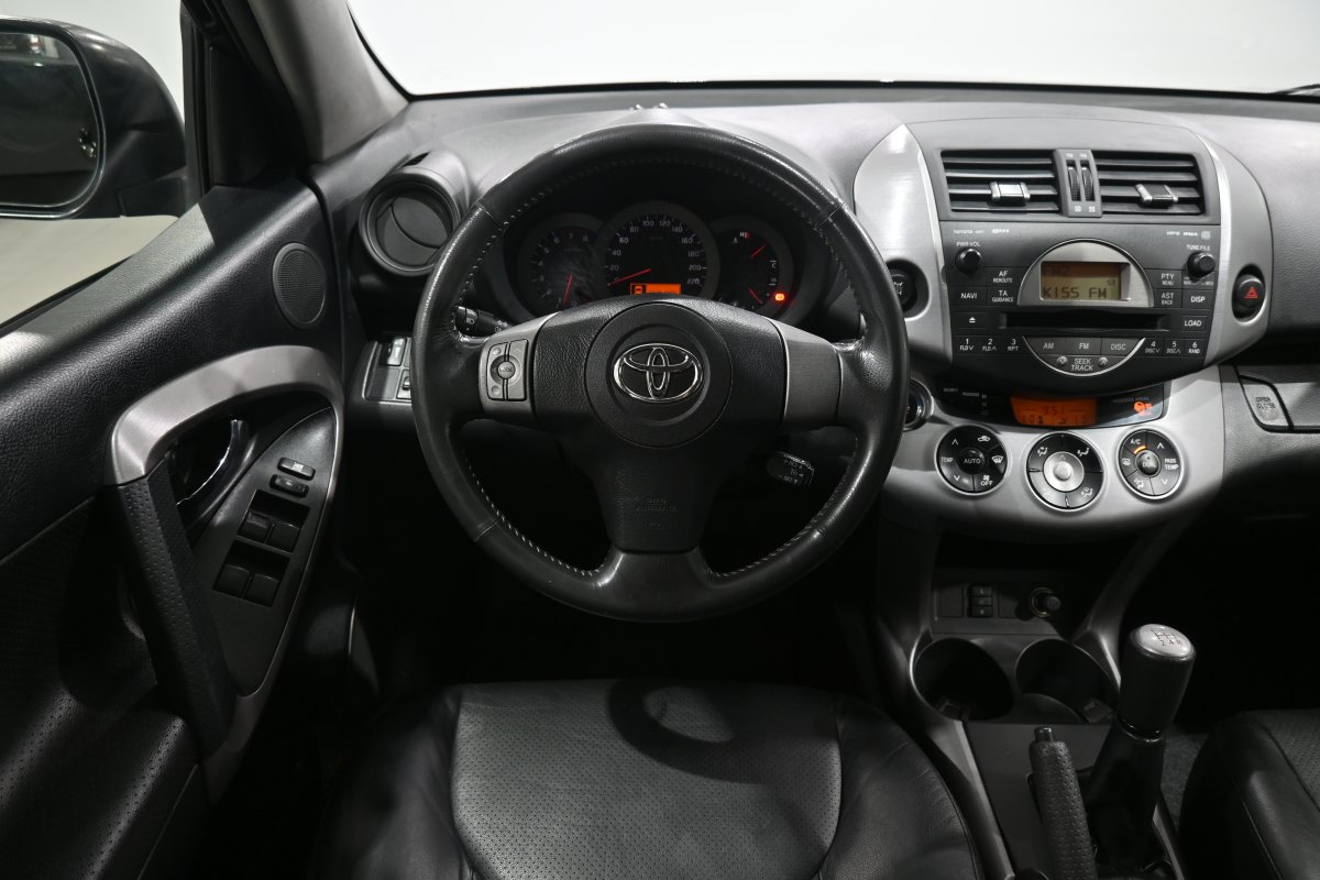 Foto Toyota RAV-4 16