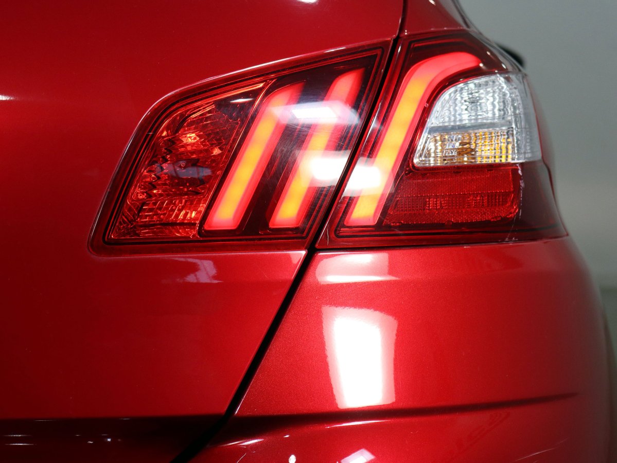 Foto Peugeot 308 10