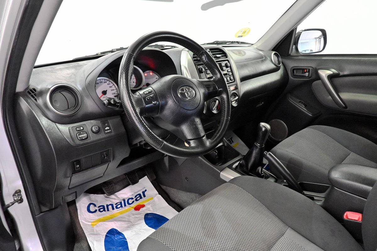 Foto Toyota RAV-4 13