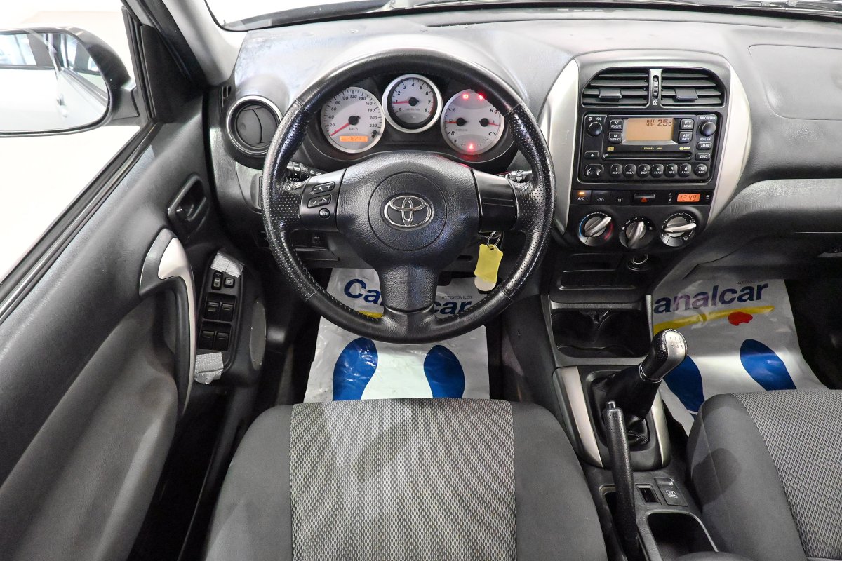 Foto Toyota RAV-4 15