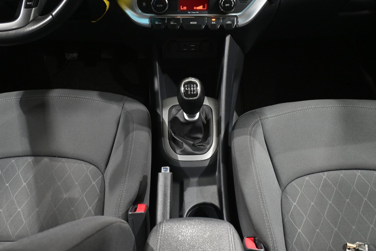 Foto Kia Rio 18