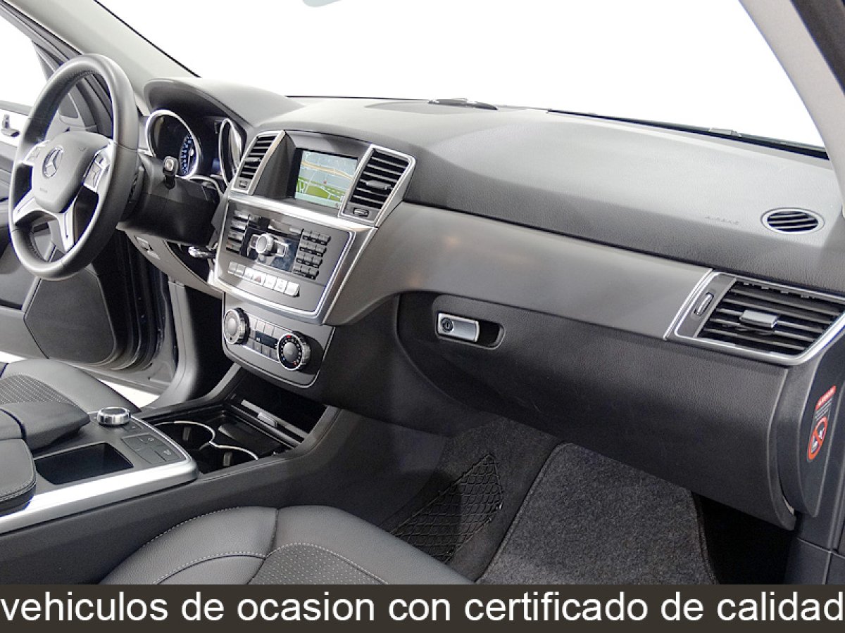 Foto Mercedes-Benz ML 250 25