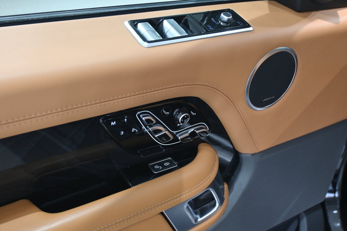 Foto Land Rover RANGE ROVER 4.4 SD V8 VOGUE LWB  33