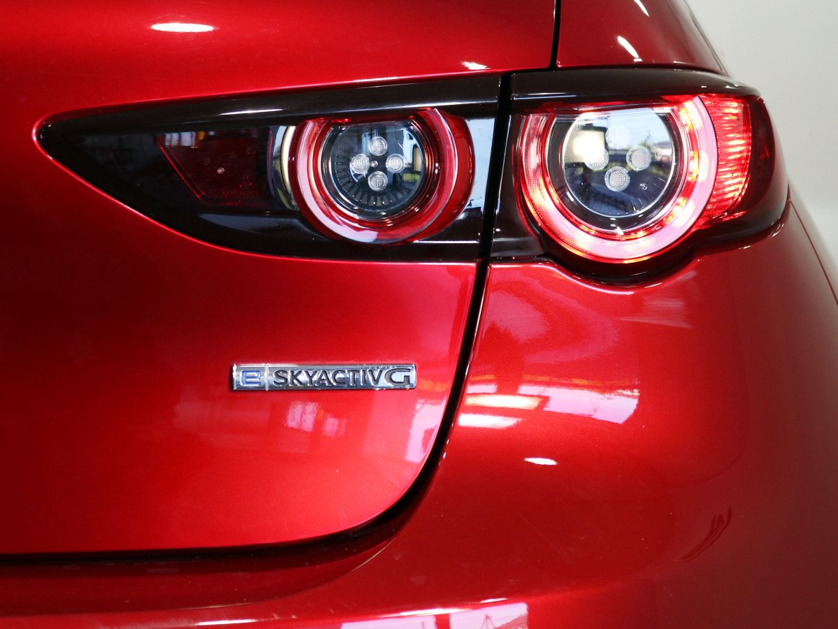 Foto Mazda Mazda3 11