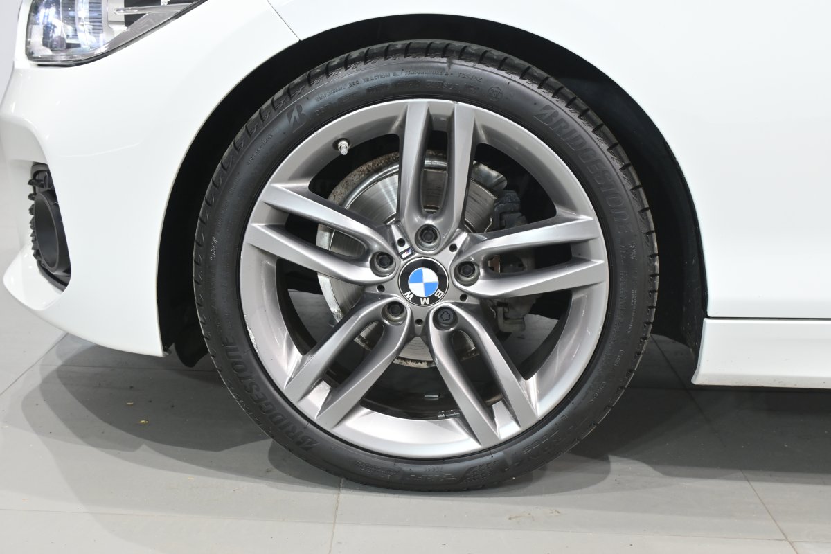 Foto Bmw Serie 1 30