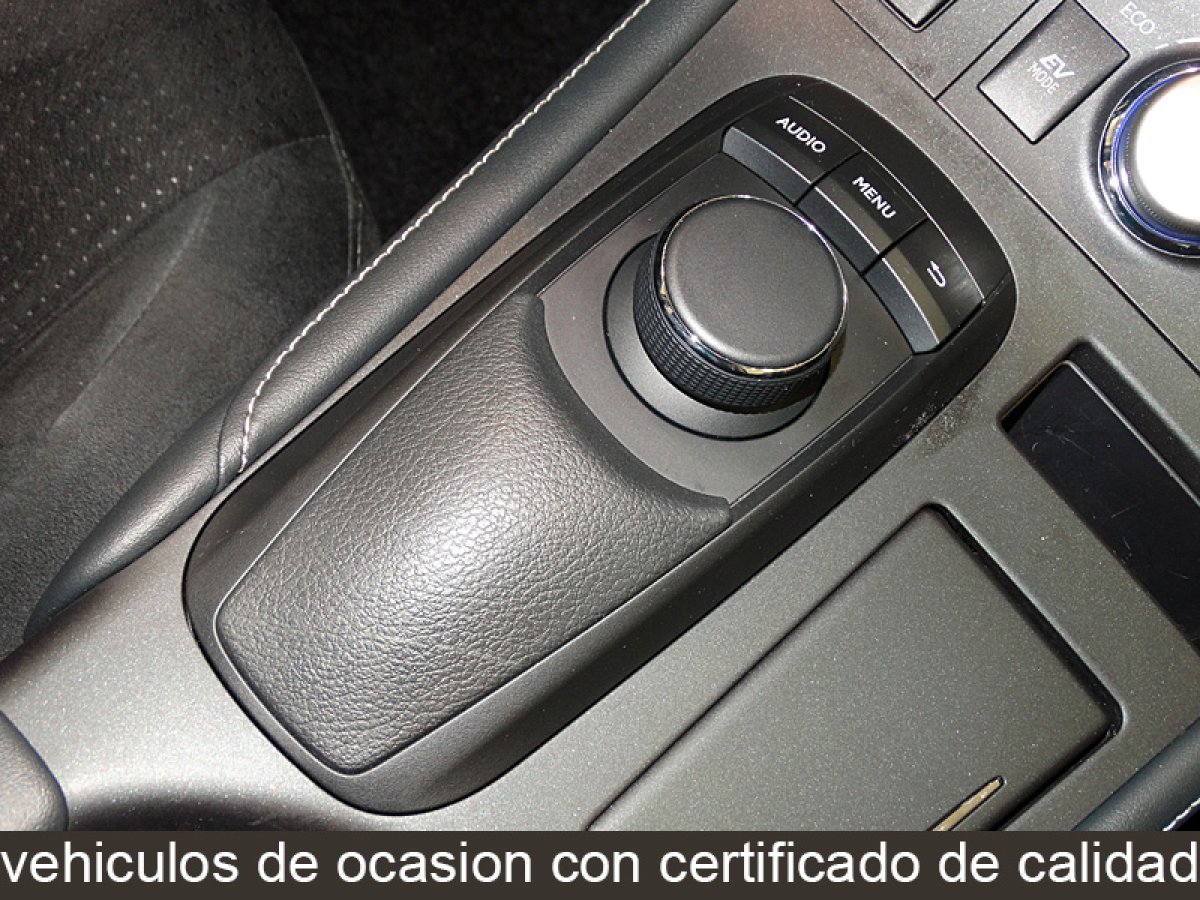 Foto Lexus CT 200h 23