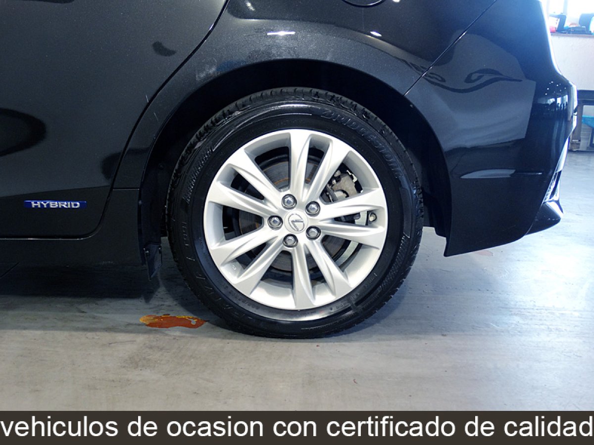 Foto Lexus CT 200h 29