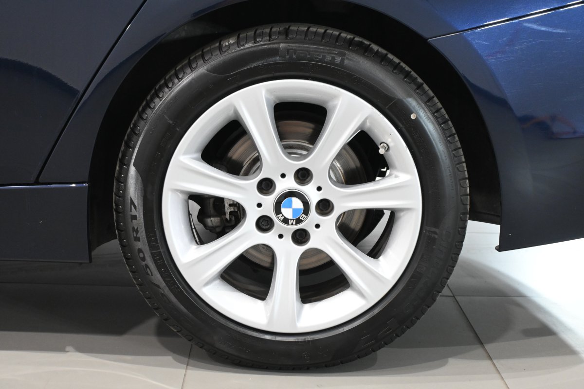 Foto Bmw 318dA 29