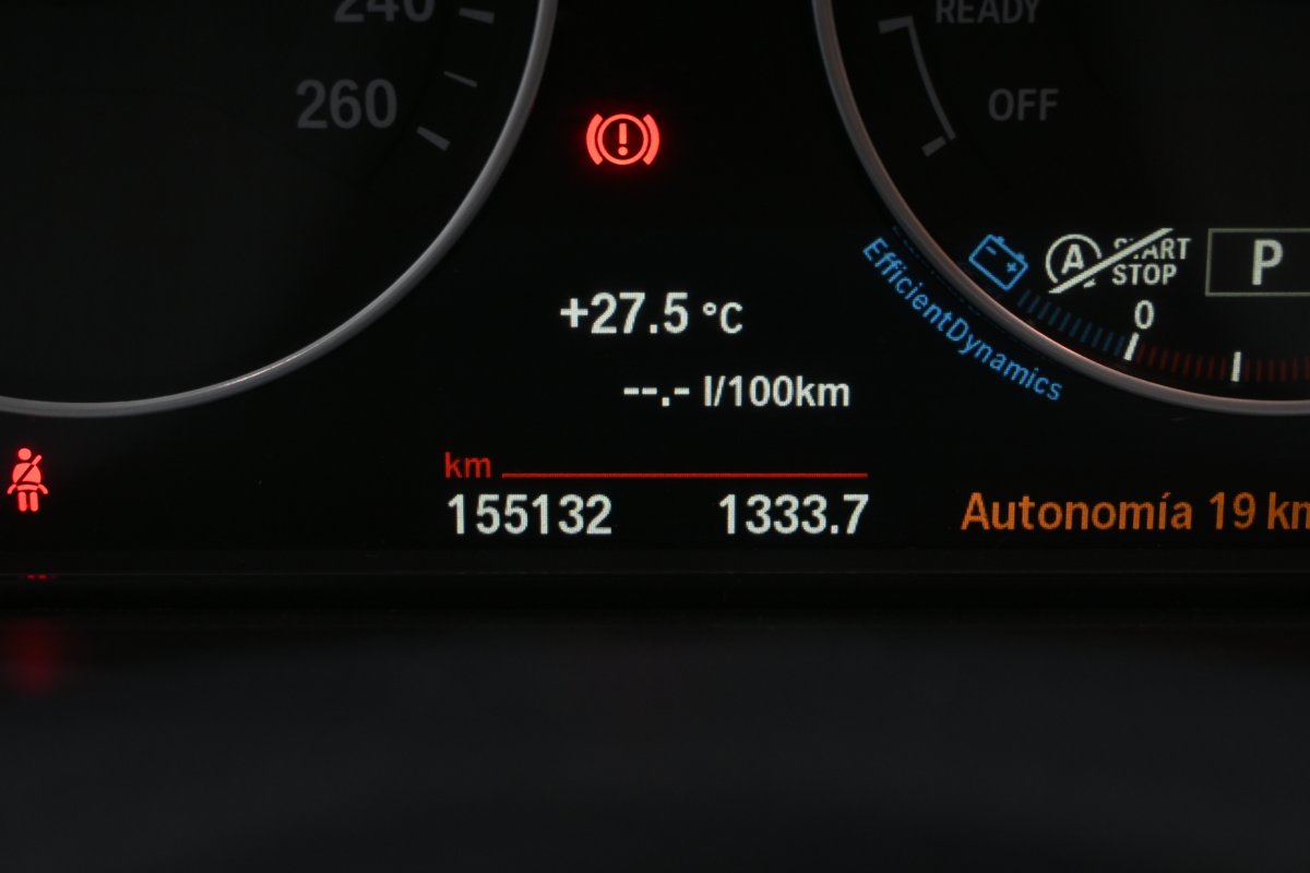 Foto Bmw 318dA 12