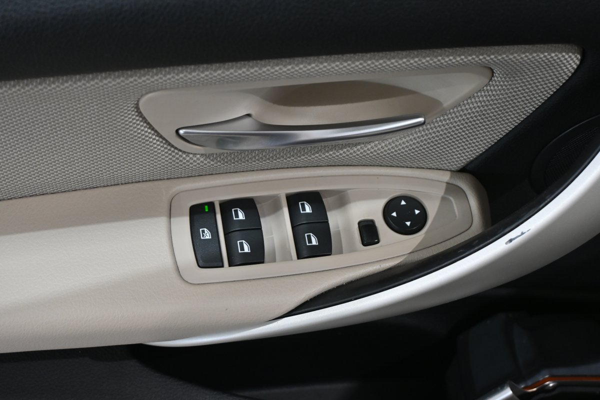 Foto Bmw 318dA 27