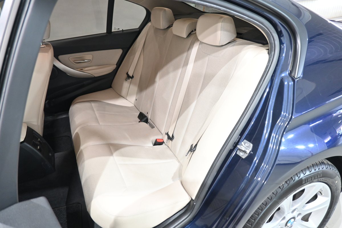 Foto Bmw 318dA 11