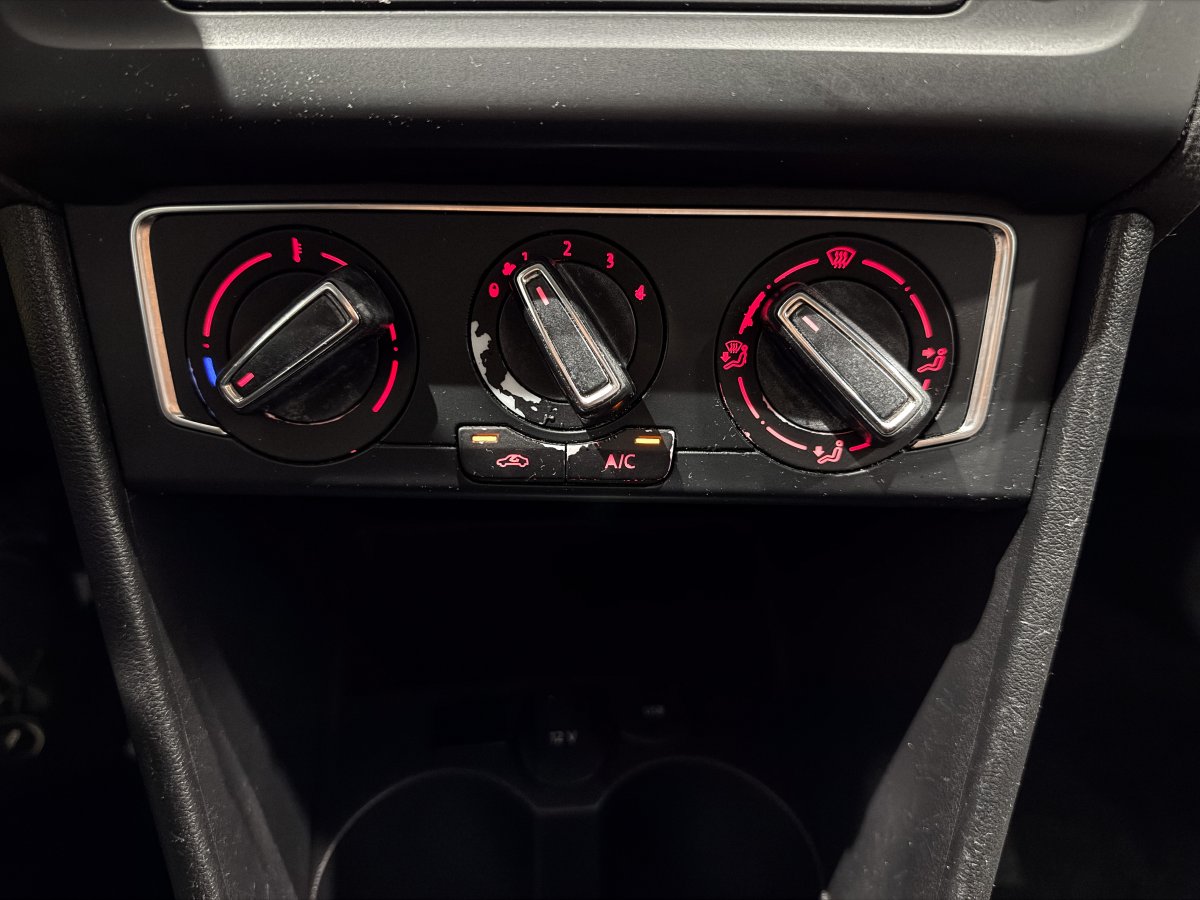 Foto Volkswagen Polo 16