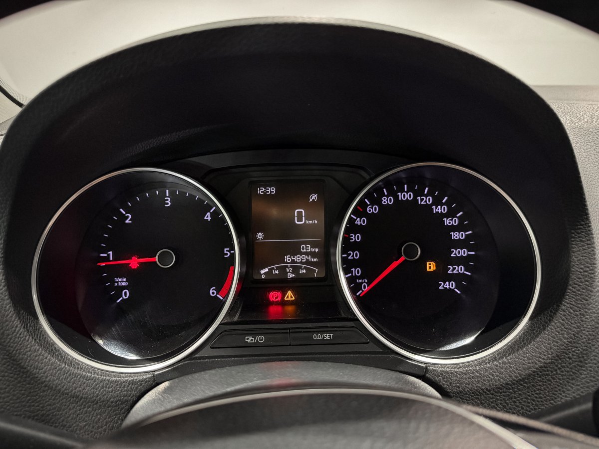 Foto Volkswagen Polo 14