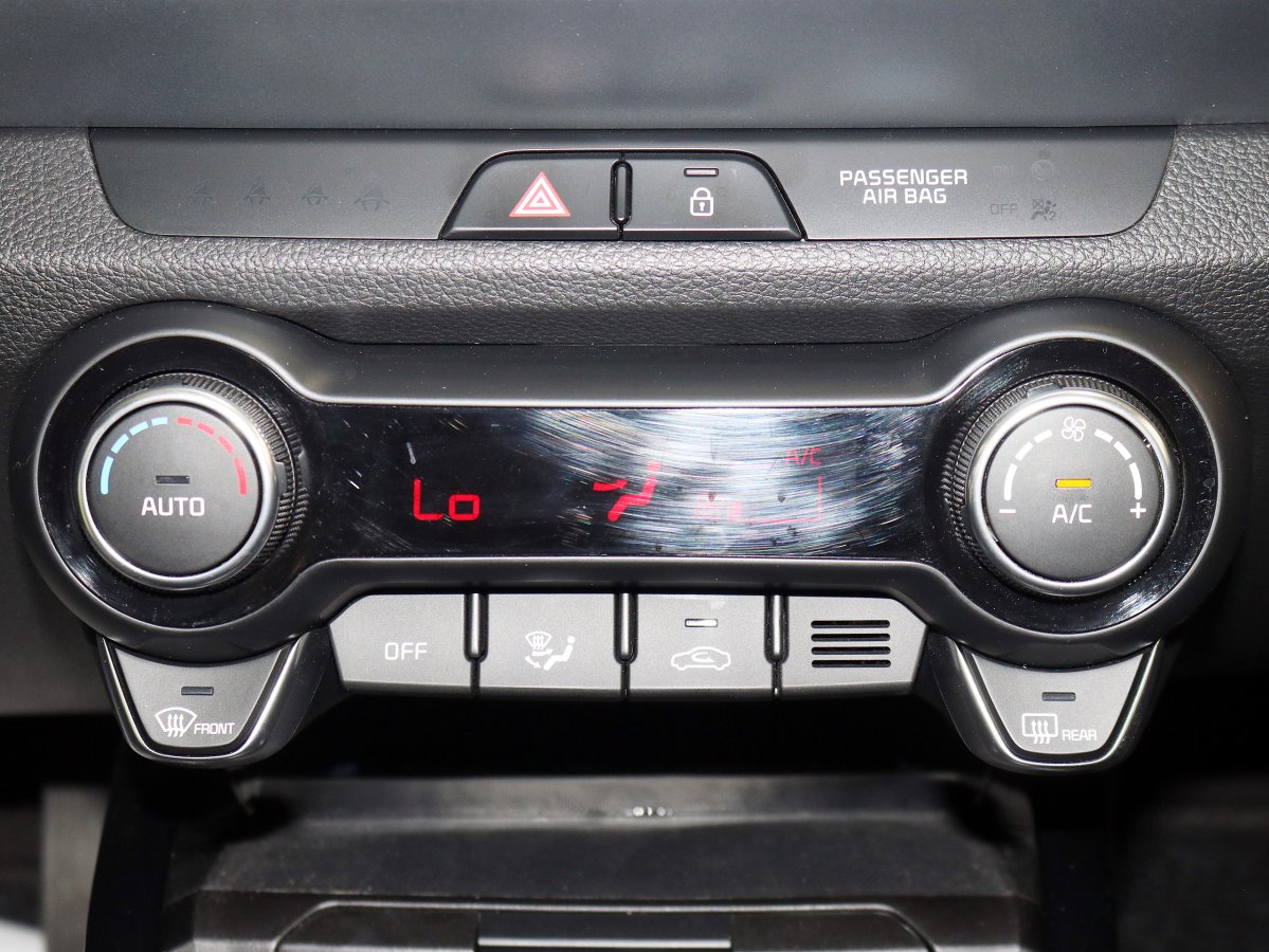 Foto Kia Stonic 20