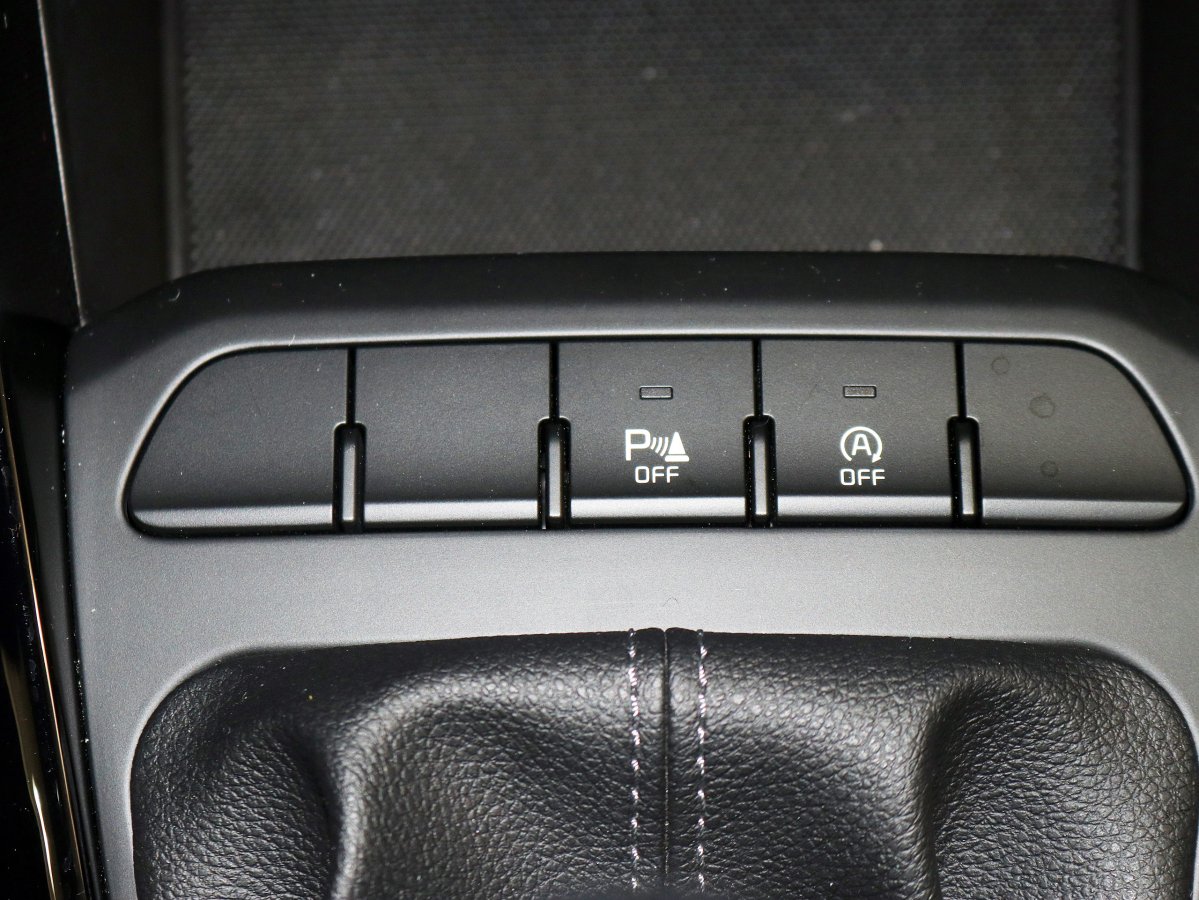 Foto Kia Stonic 21