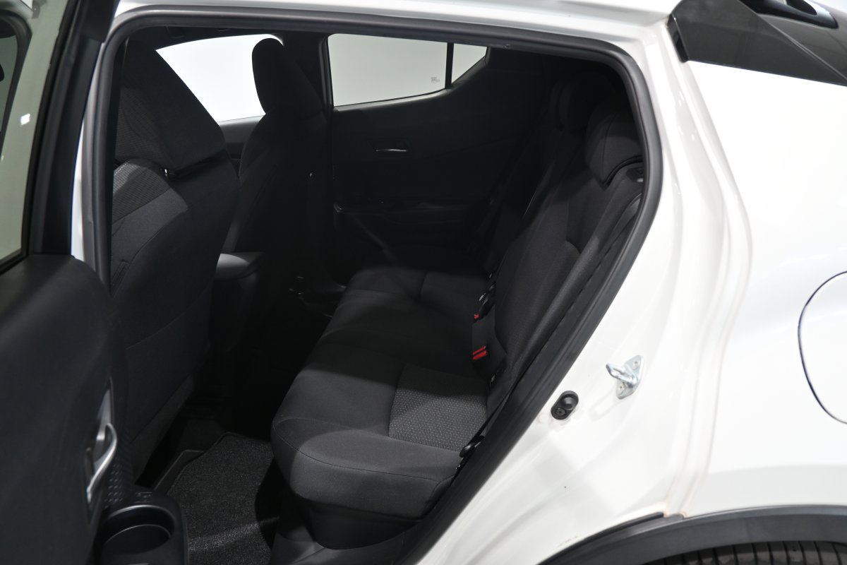 Foto Toyota C-HR 11