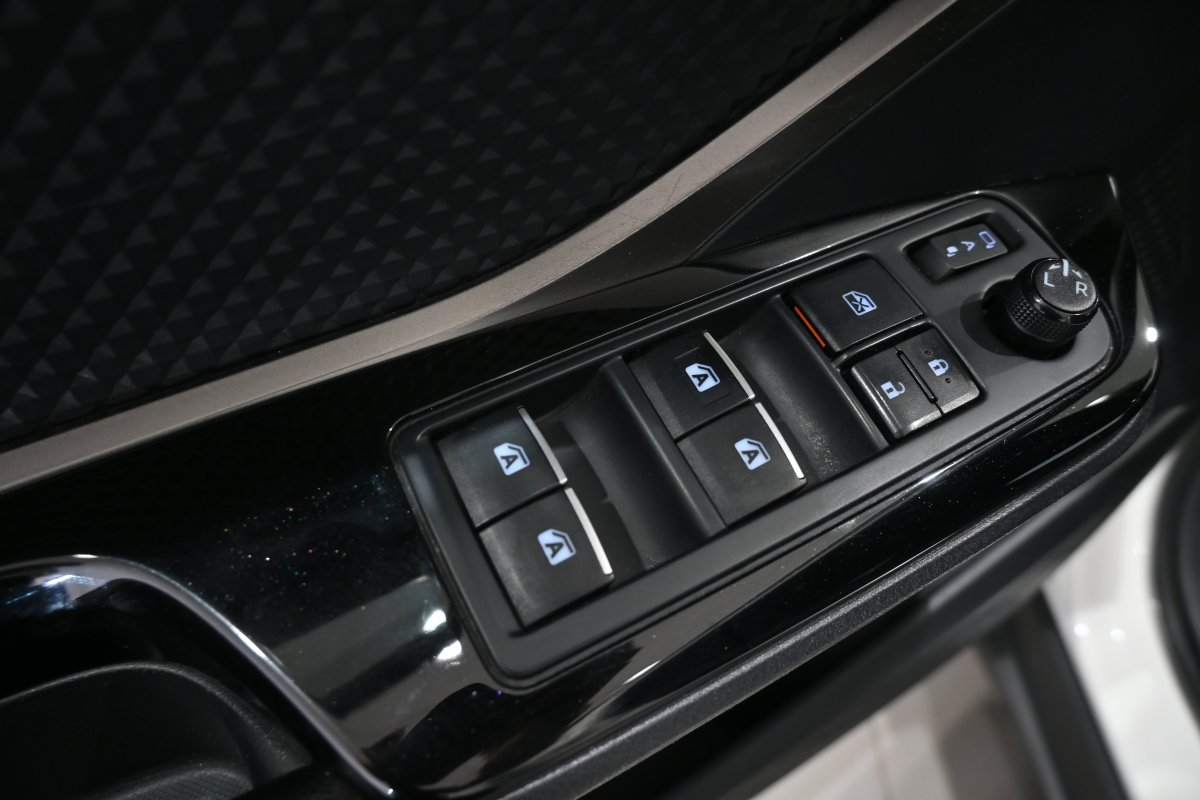 Foto Toyota C-HR 27