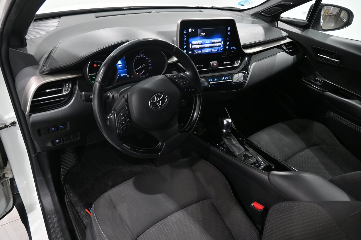 Foto Toyota C-HR 9