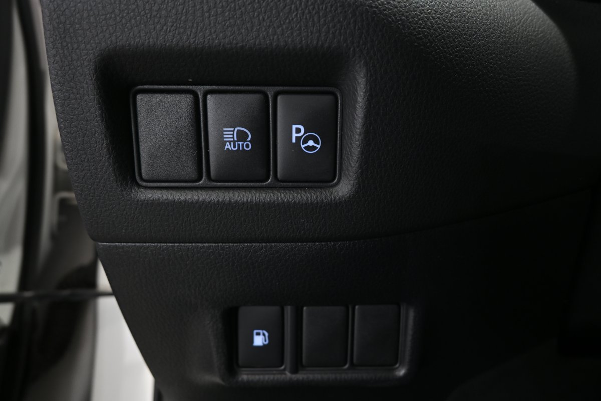 Foto Toyota C-HR 26