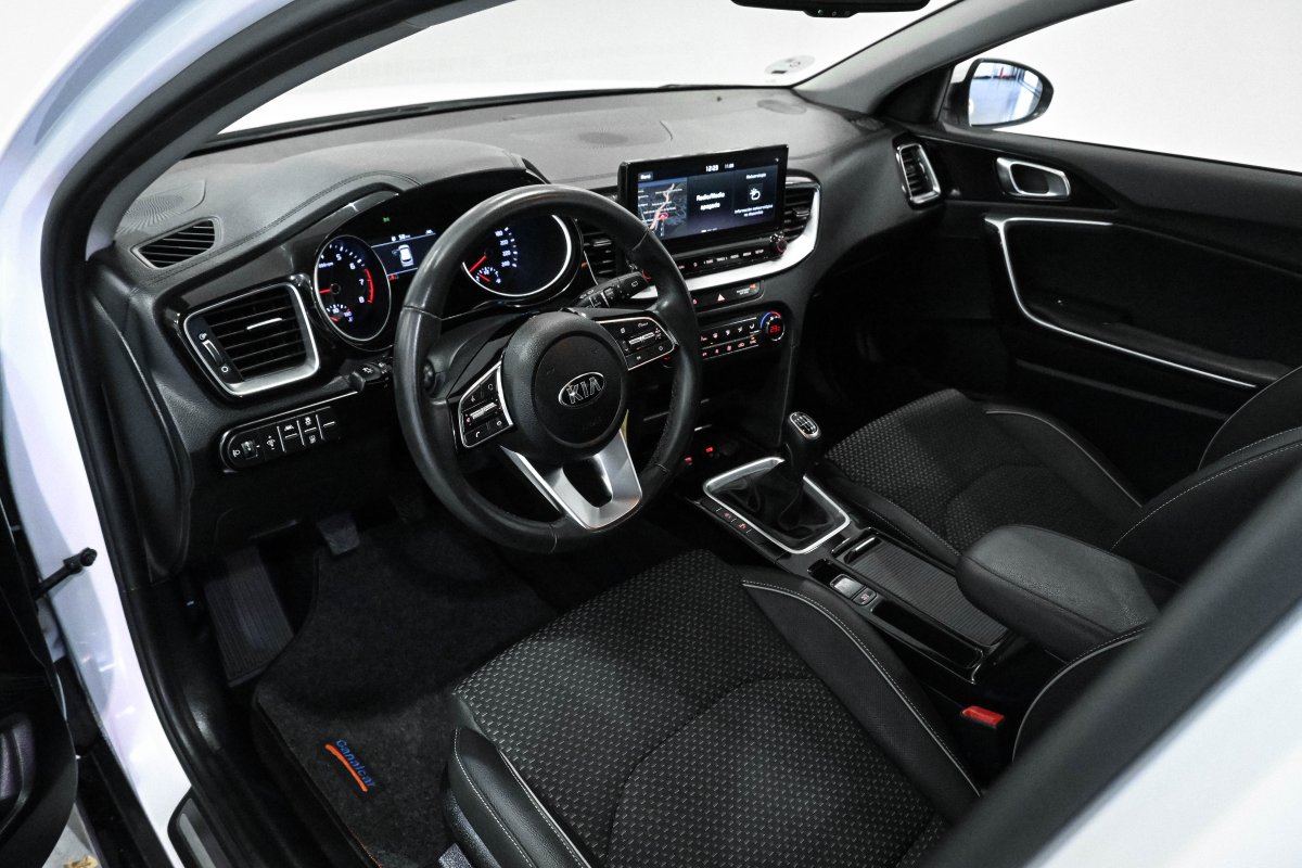 Foto Kia XCeed 15