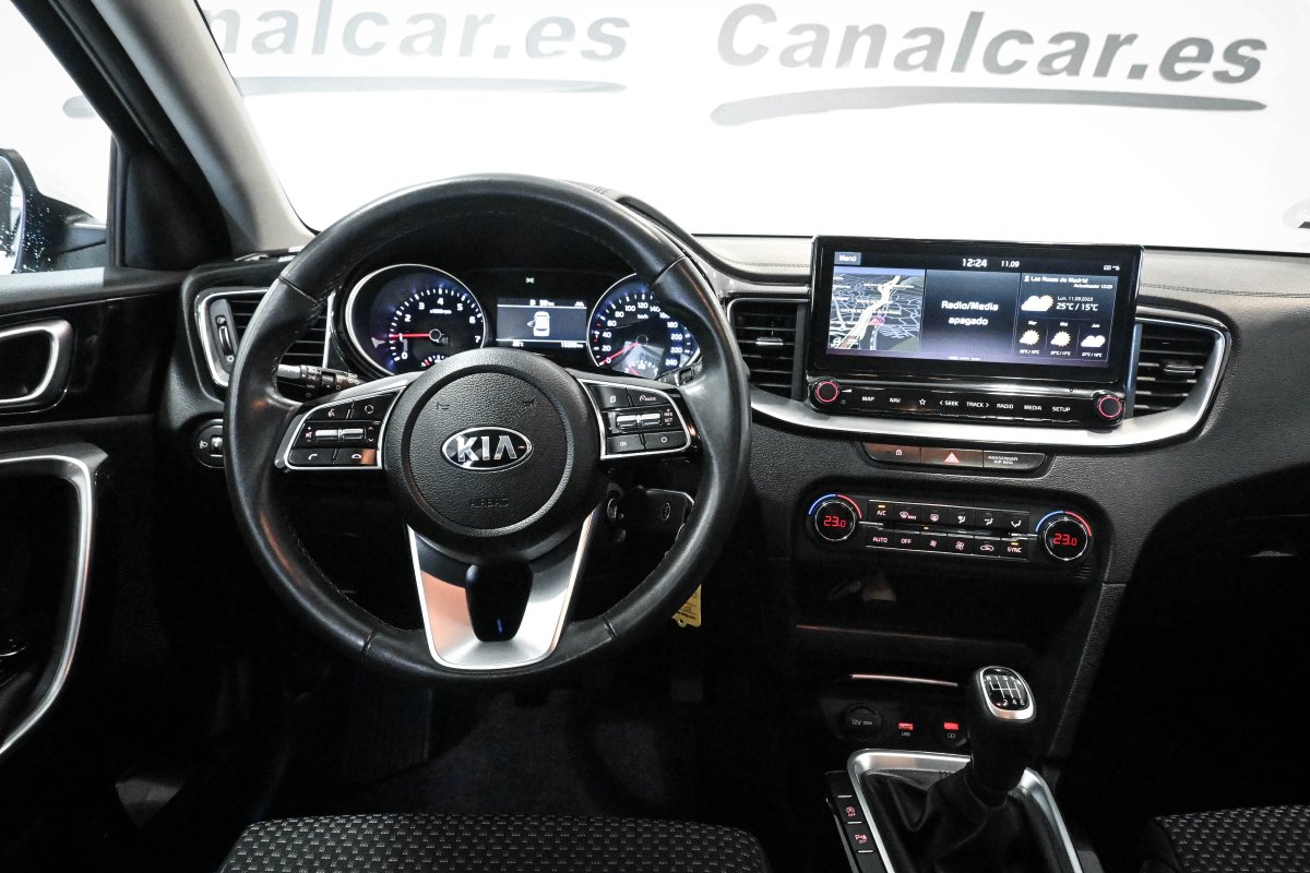Foto Kia XCeed 24
