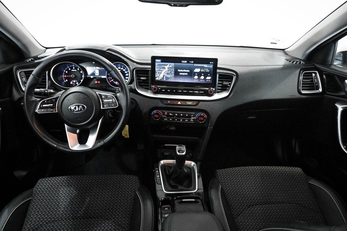 Foto Kia XCeed 23