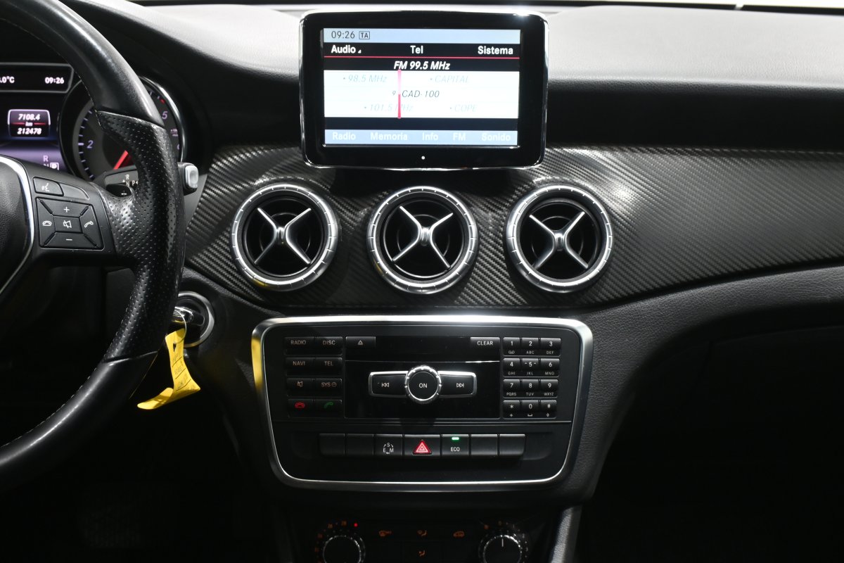 Foto Mercedes-Benz Clase CLA 14