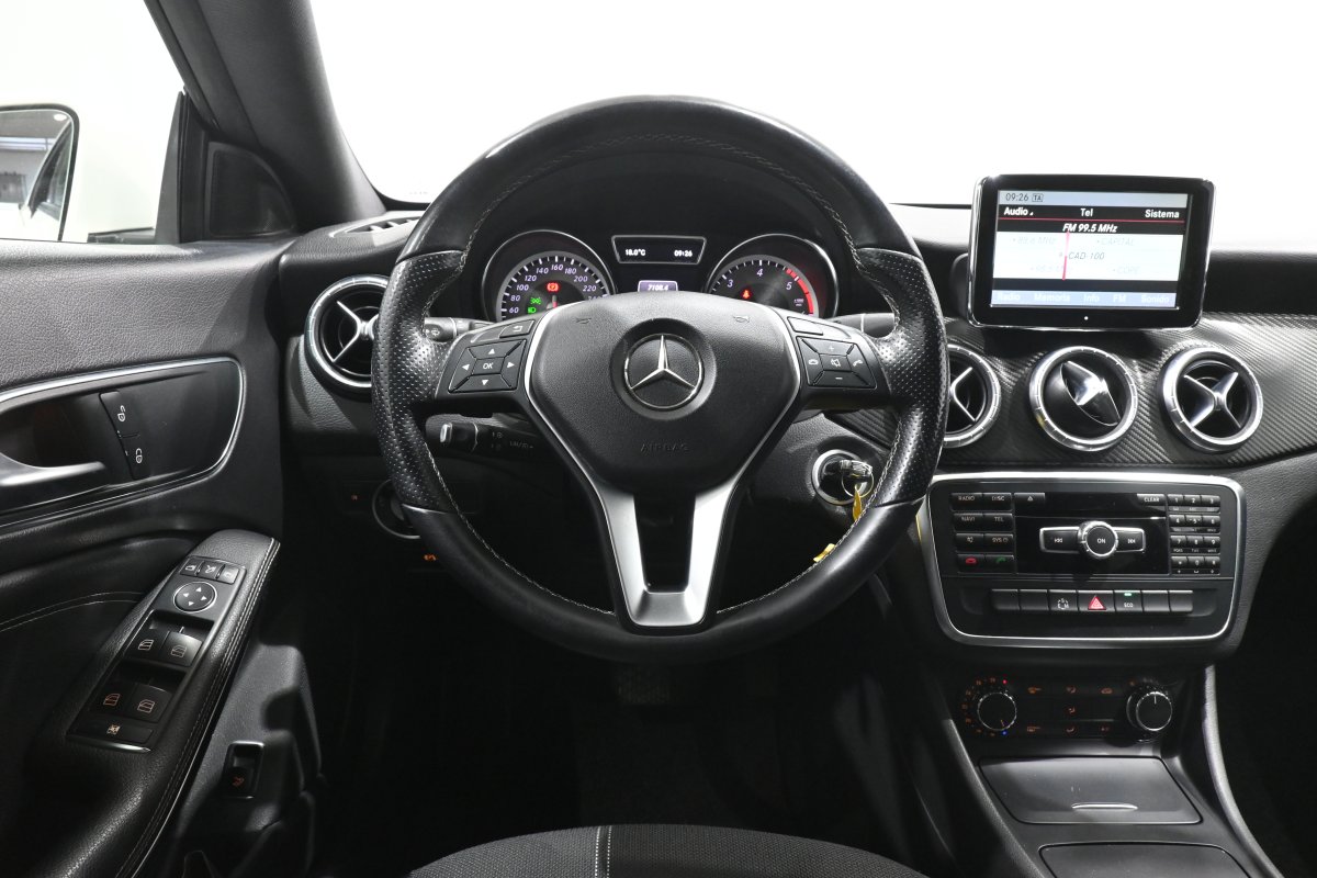 Foto Mercedes-Benz Clase CLA 18