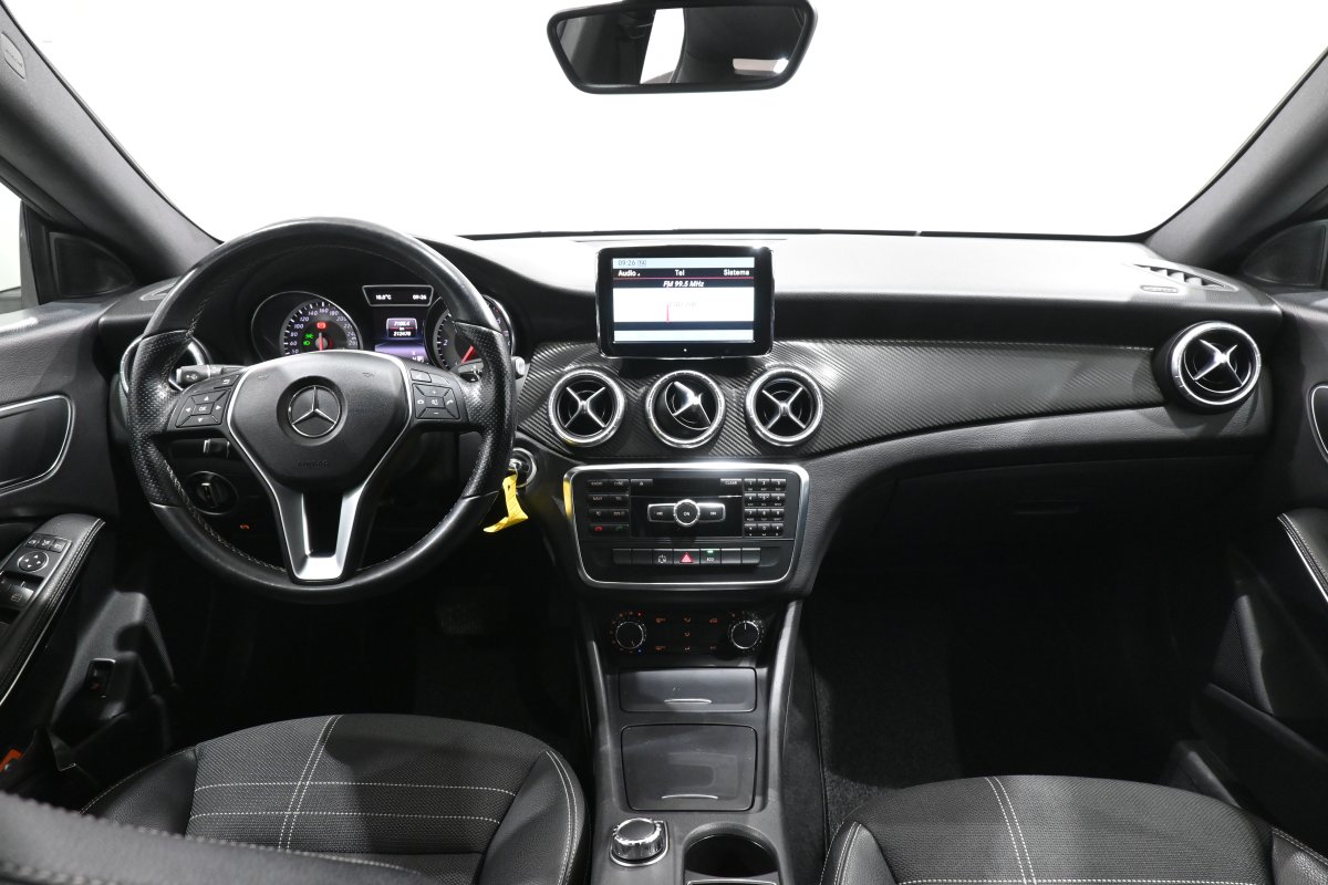 Foto Mercedes-Benz Clase CLA 17