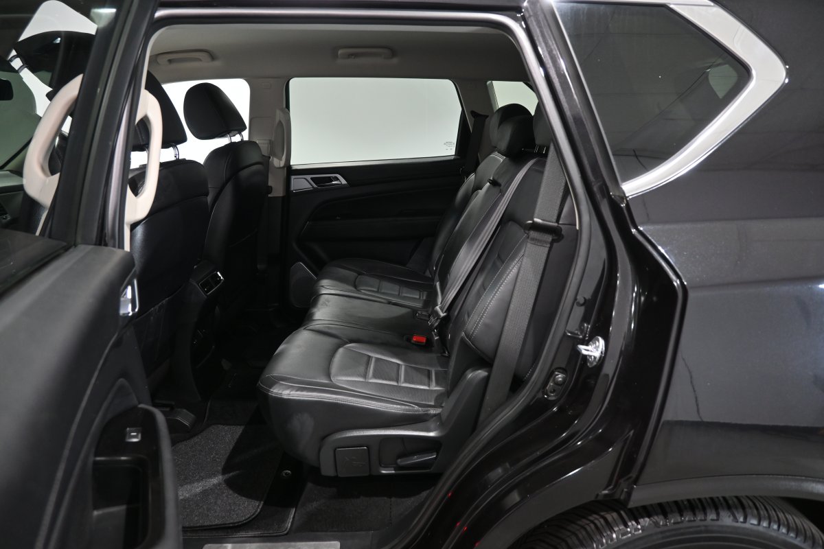 Foto Ssangyong Rexton 11