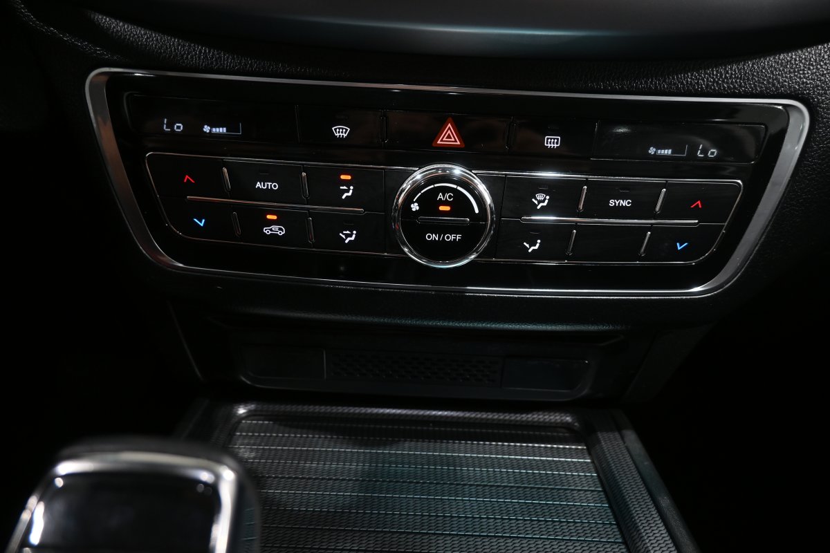 Foto Ssangyong Rexton 17