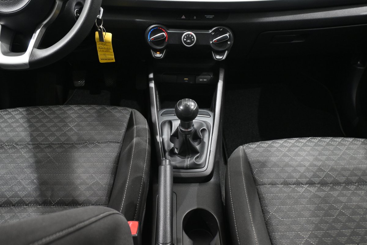 Foto Kia Rio 17