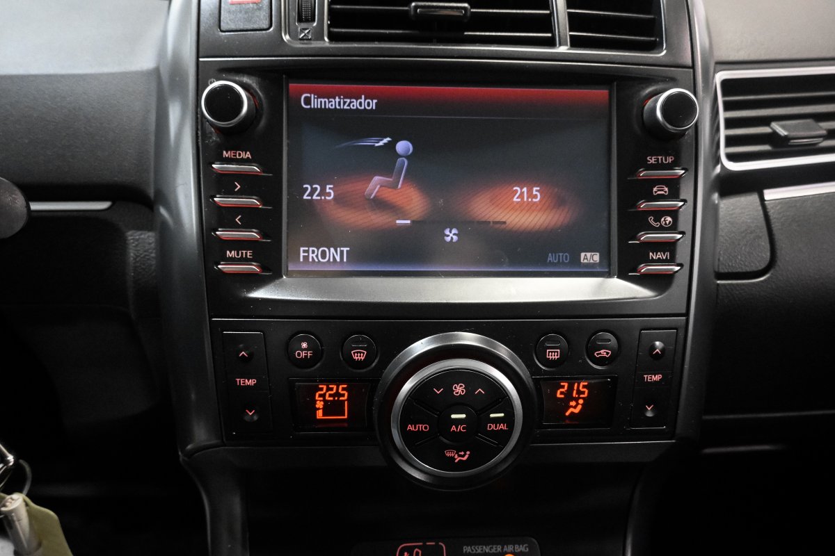 Foto Toyota Verso 15