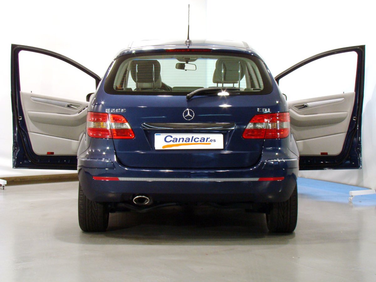 Foto Mercedes-Benz B 200 10