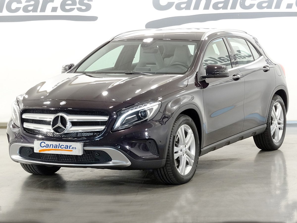 Foto Mercedes-Benz GLA 200 1