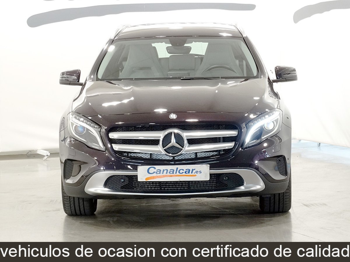 Foto Mercedes-Benz GLA 200 2