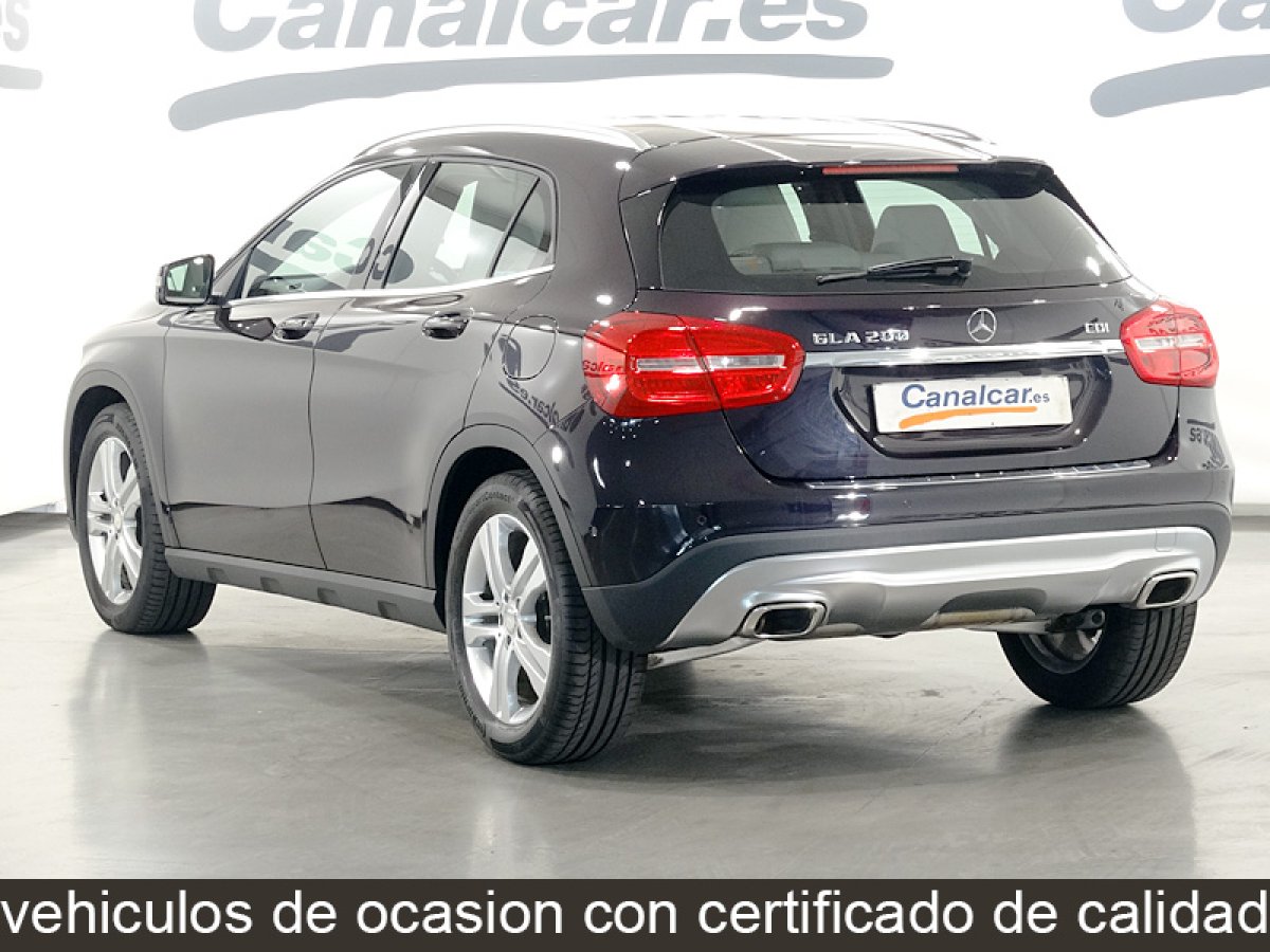 Foto Mercedes-Benz GLA 200 8