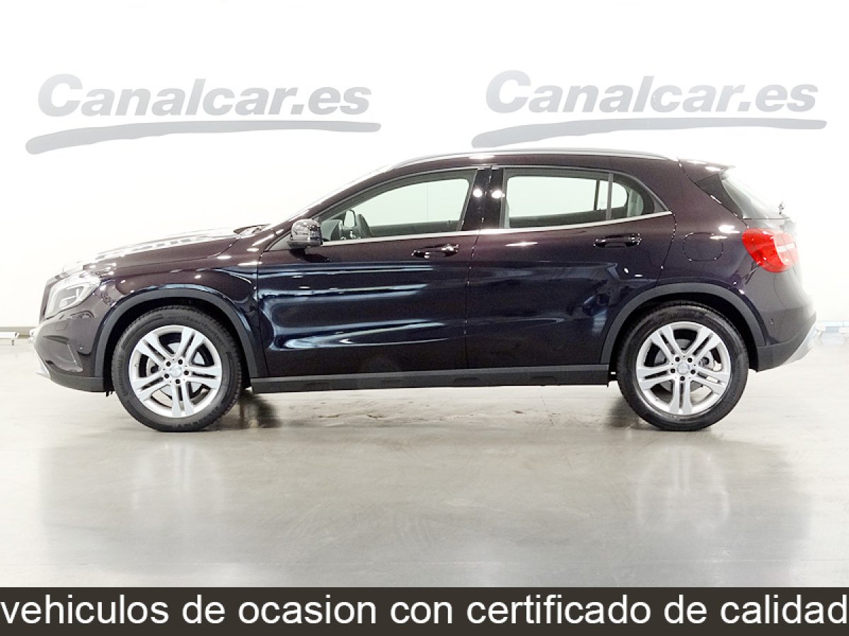 Foto Mercedes-Benz GLA 200 10