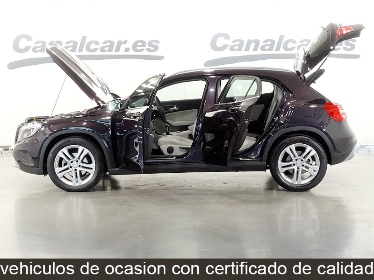 Foto Mercedes-Benz GLA 200 11