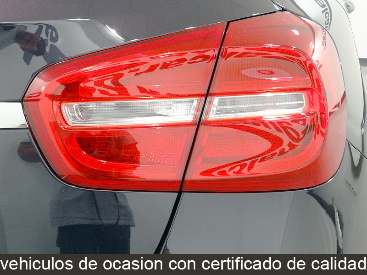 Foto Mercedes-Benz GLA 200 15