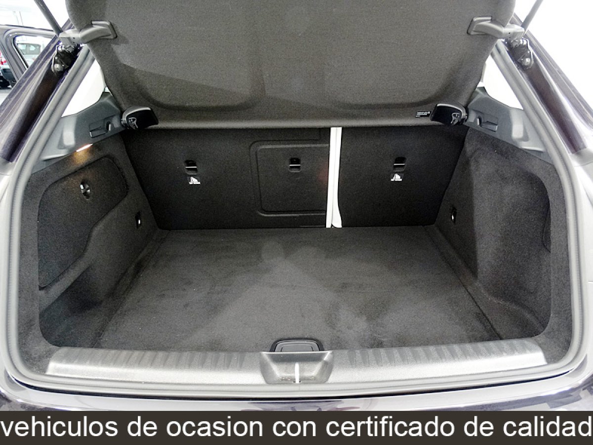 Foto Mercedes-Benz GLA 200 17