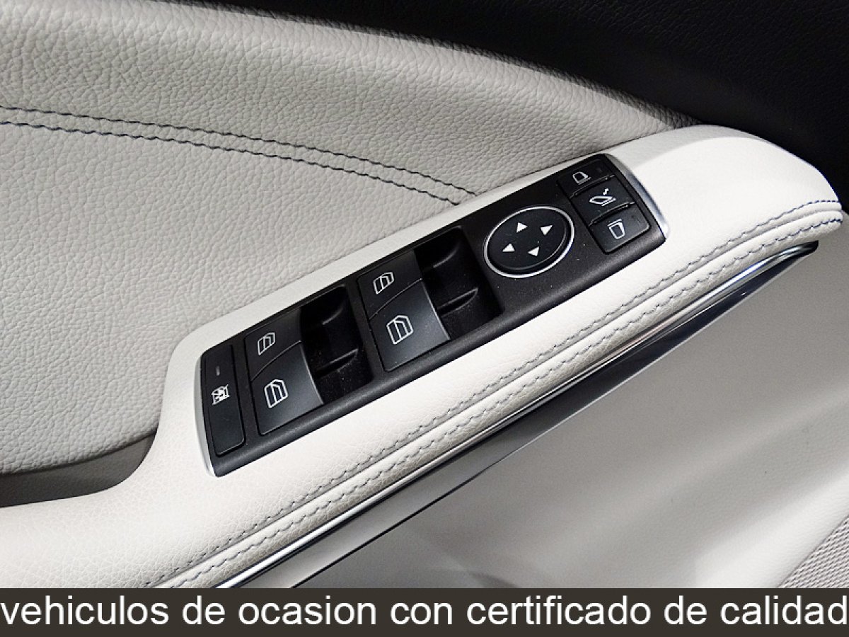 Foto Mercedes-Benz GLA 200 24