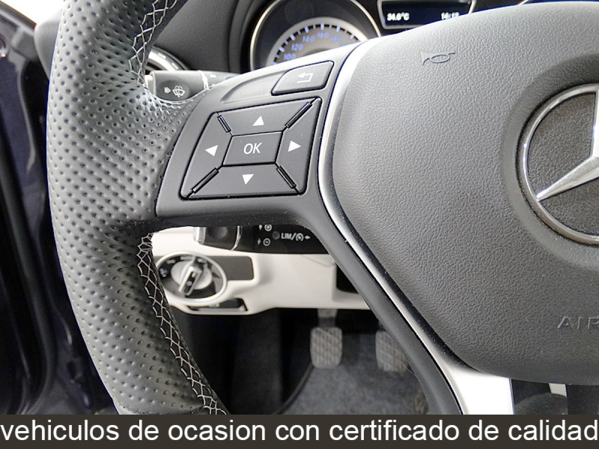 Foto Mercedes-Benz GLA 200 26