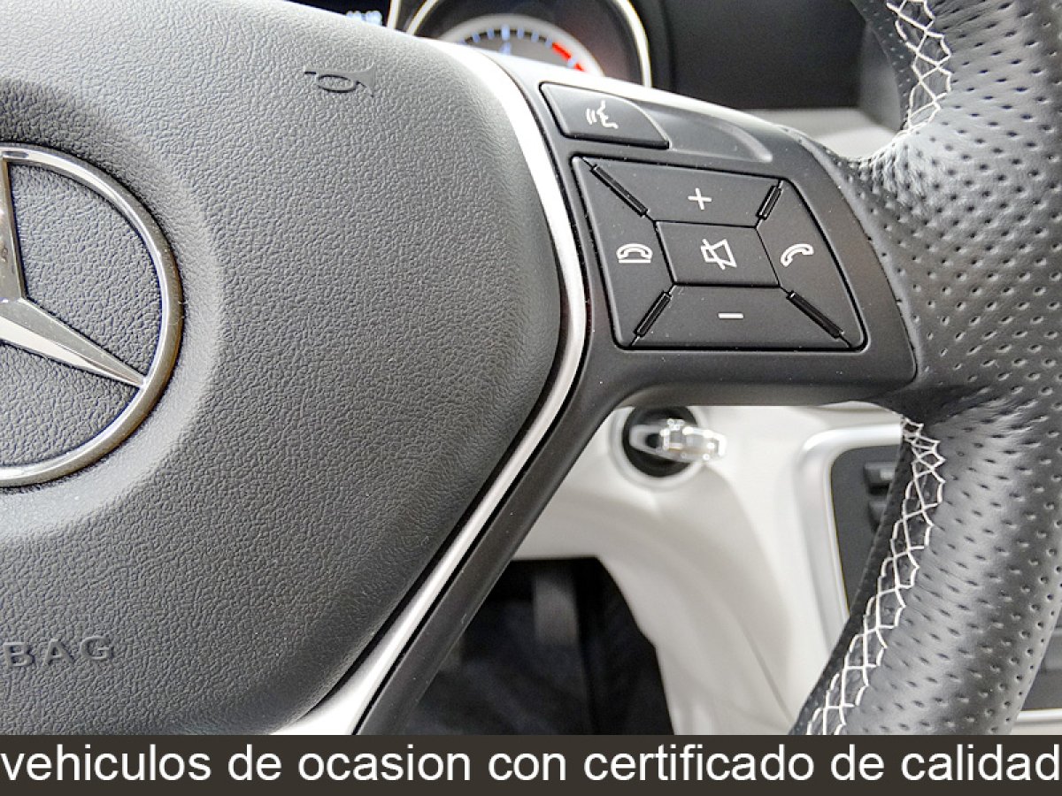 Foto Mercedes-Benz GLA 200 27