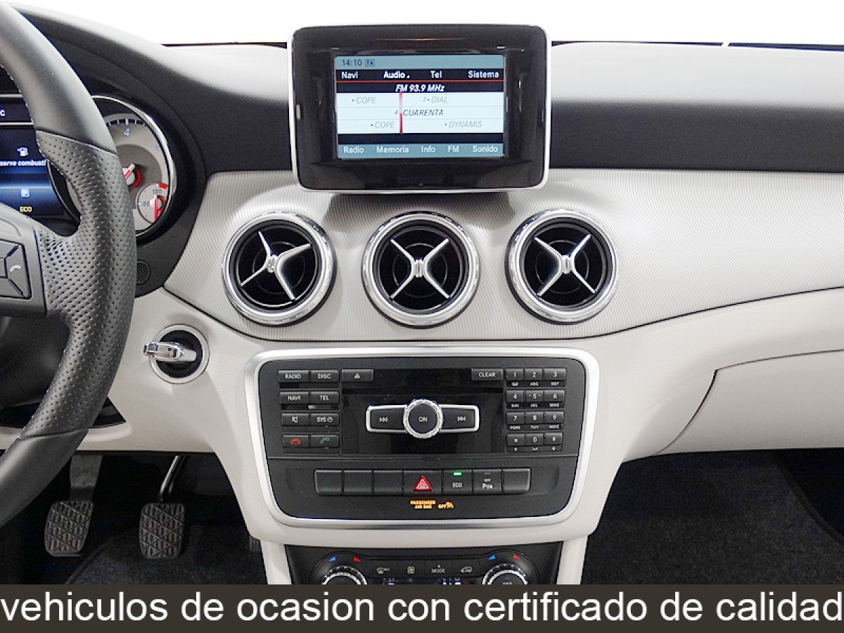 Foto Mercedes-Benz GLA 200 28
