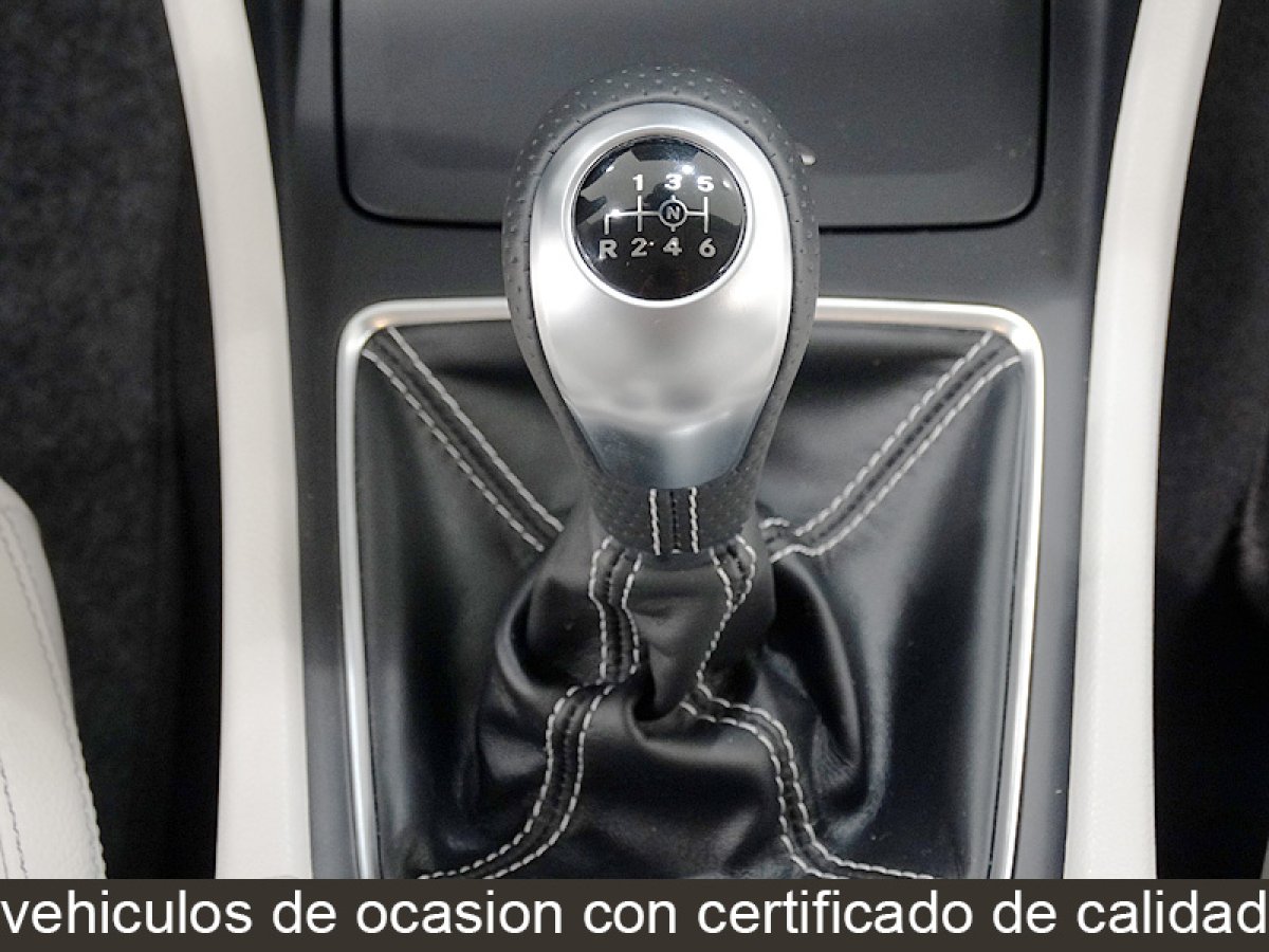 Foto Mercedes-Benz GLA 200 30