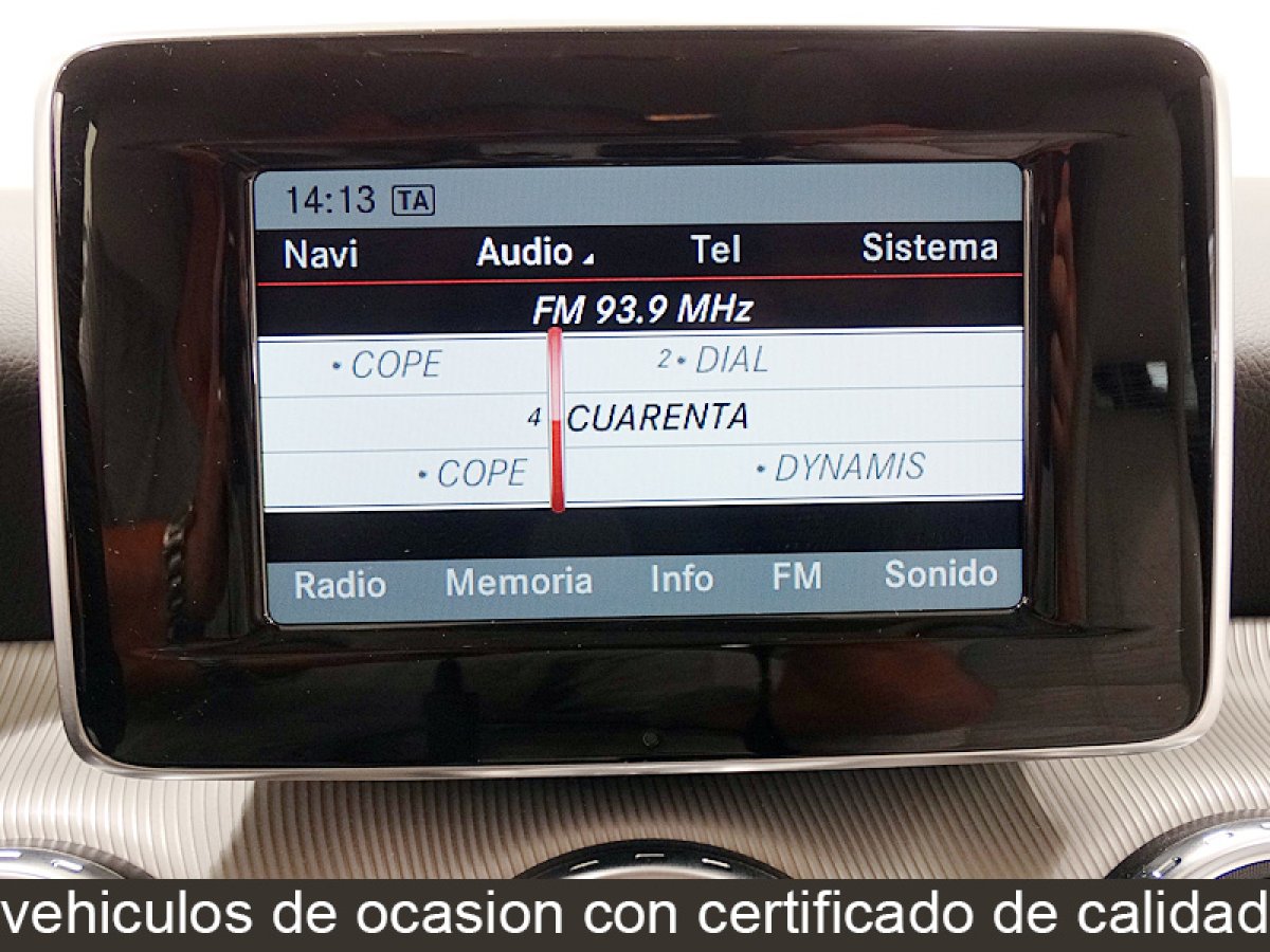 Foto Mercedes-Benz GLA 200 33